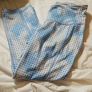 Small Old Navy active capri leggings